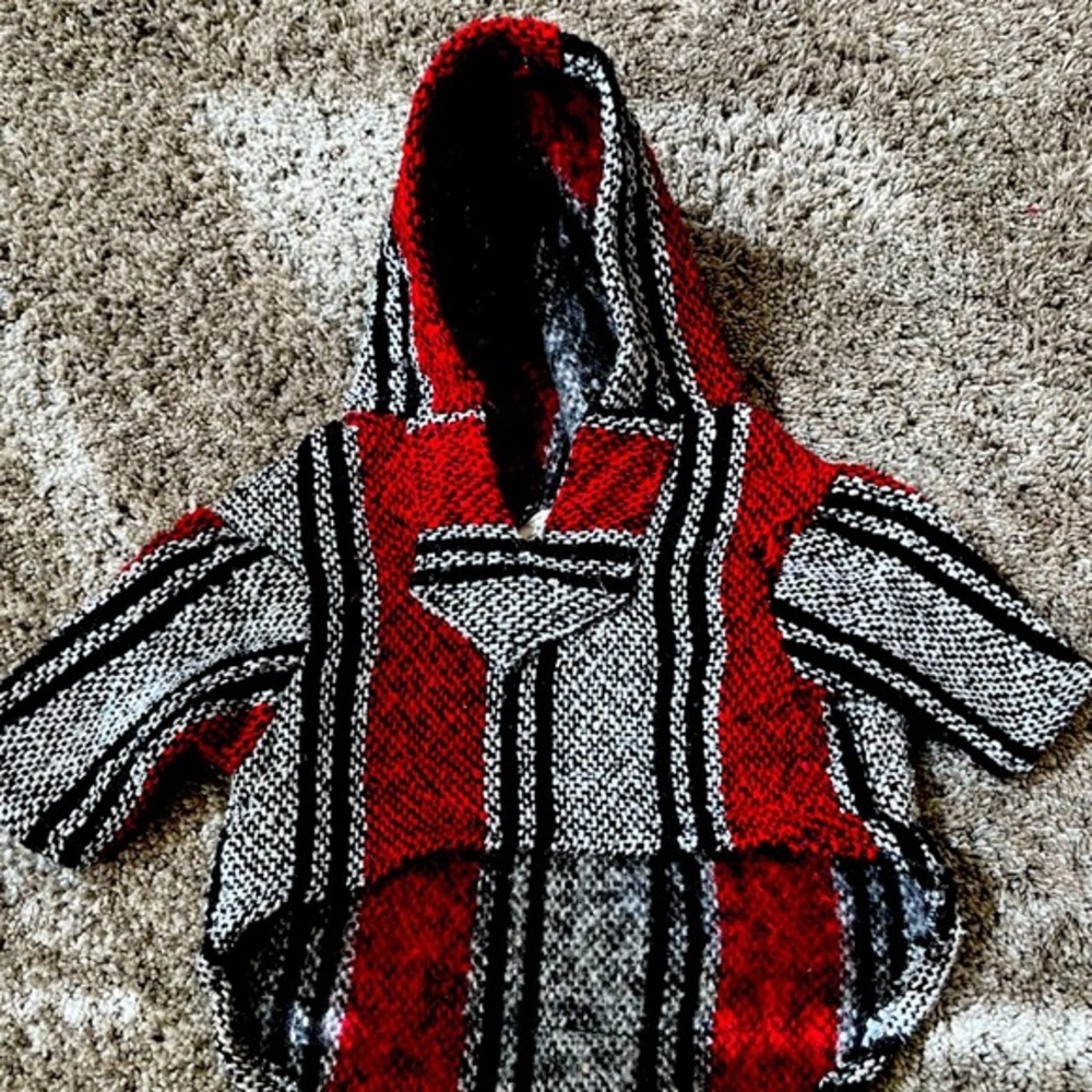 Doggy Baja Hoodie Size Medium NWT